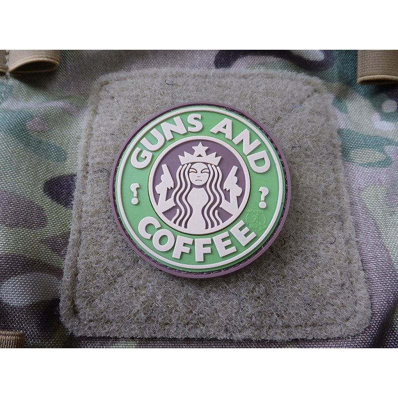 Levně JACKETS TO GO nášivka GUNS AND COFFEE plast MULTICAM