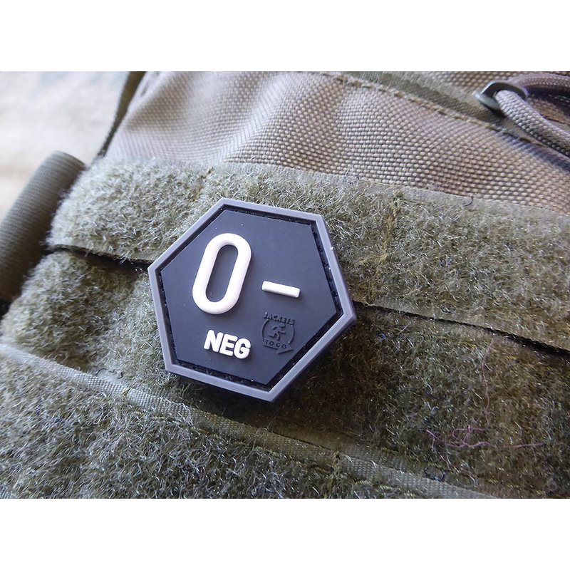 Levně JACKETS TO GO nášivka hexagon krev 0 NEG plast ČERNÁ SWAT