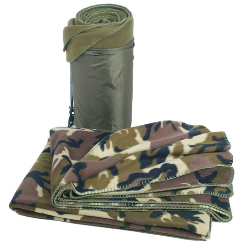 Levně MIL-TEC deka POLY-FLEECE 150x200 s obalem WOODLAND