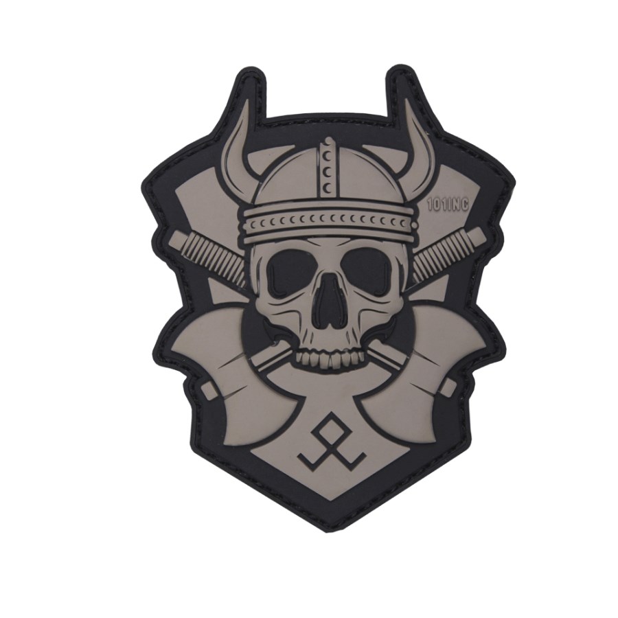Levně 101INC nášivka 3D plastová VIKING WITH HATCHET ŠEDÁ
