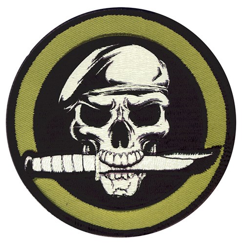 Levně ROTHCO nášivka MILITARY SKULL WITH KNIFE velcro 8 cm