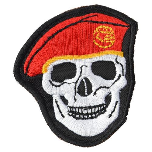 Levně NAVYS nášivka LEBKA baret v barvě ČERVENÉ