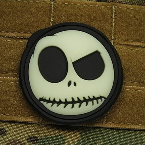 Levně Nášivka NIGHTMARE SMILEY plast GLOW IN THE DARK