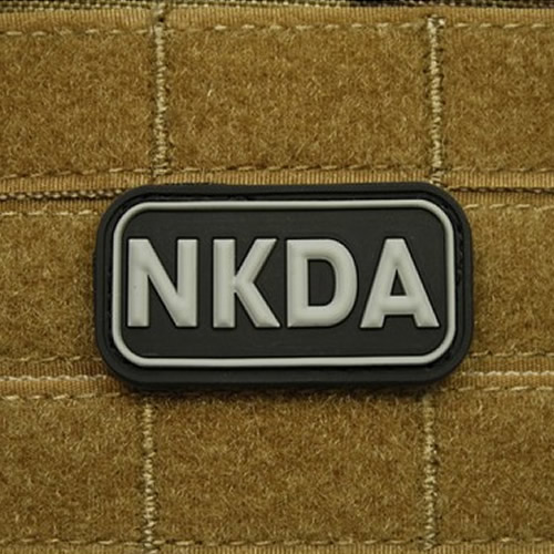 Levně JACKETS TO GO nášivka KREV NKDA plast ČERNÁ