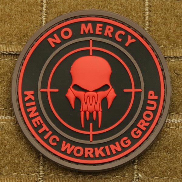 Levně JACKETS TO GO nášivka NO MERCY - KINETIC GROUP plast ČERNÁ/ČERVENÁ