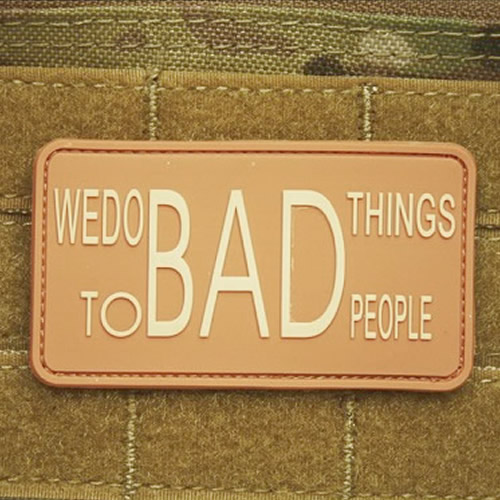 Levně JACKETS TO GO nášivka WE DO BAD THINGS plast DESERT