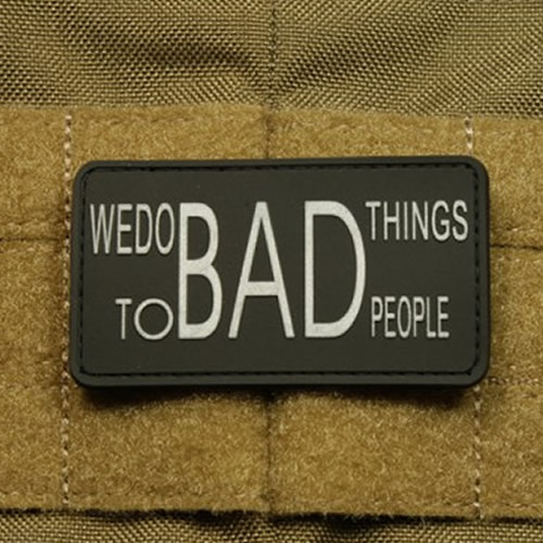 Levně JACKETS TO GO nášivka WE DO BAD THINGS plast ČERNÁ