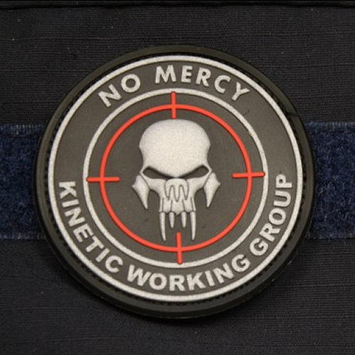 Levně JACKETS TO GO nášivka NO MERCY - KINETIC GROUP plast ČERNÁ