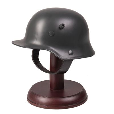 Helma německá M16 miniatura se stojánkem