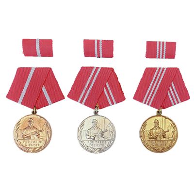 Sada medailí NVA/DDR KAMPFGRUPPE 3 kusy