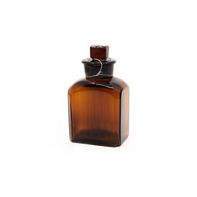Láhev skleněná hranatá s broušeným širokým hrdlem 150ml HNĚDÁ