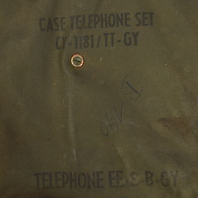 Telefon polní US "EE8" v plátěném pouzdře orig.