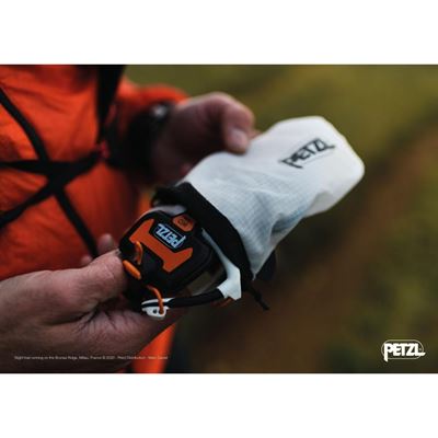 Svítilna čelová IKO PETZL E104AA00 11