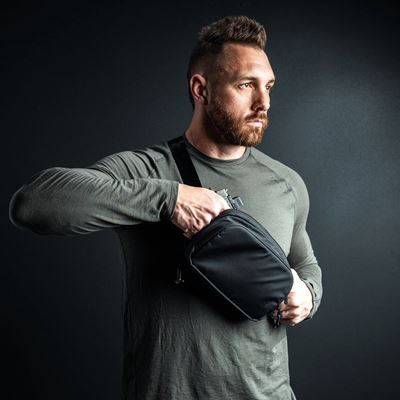 Ledvinka FADE FLEX crossbody ČERNÁ