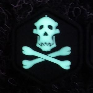 Nášivka GORILLA HUNTER SKULL velcro GLOW IN THE DARK